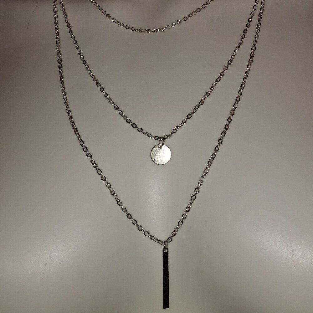 NWOT Silver 3 layer necklace